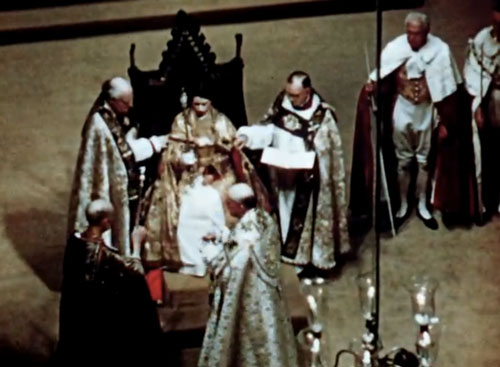 Queen receives the septre